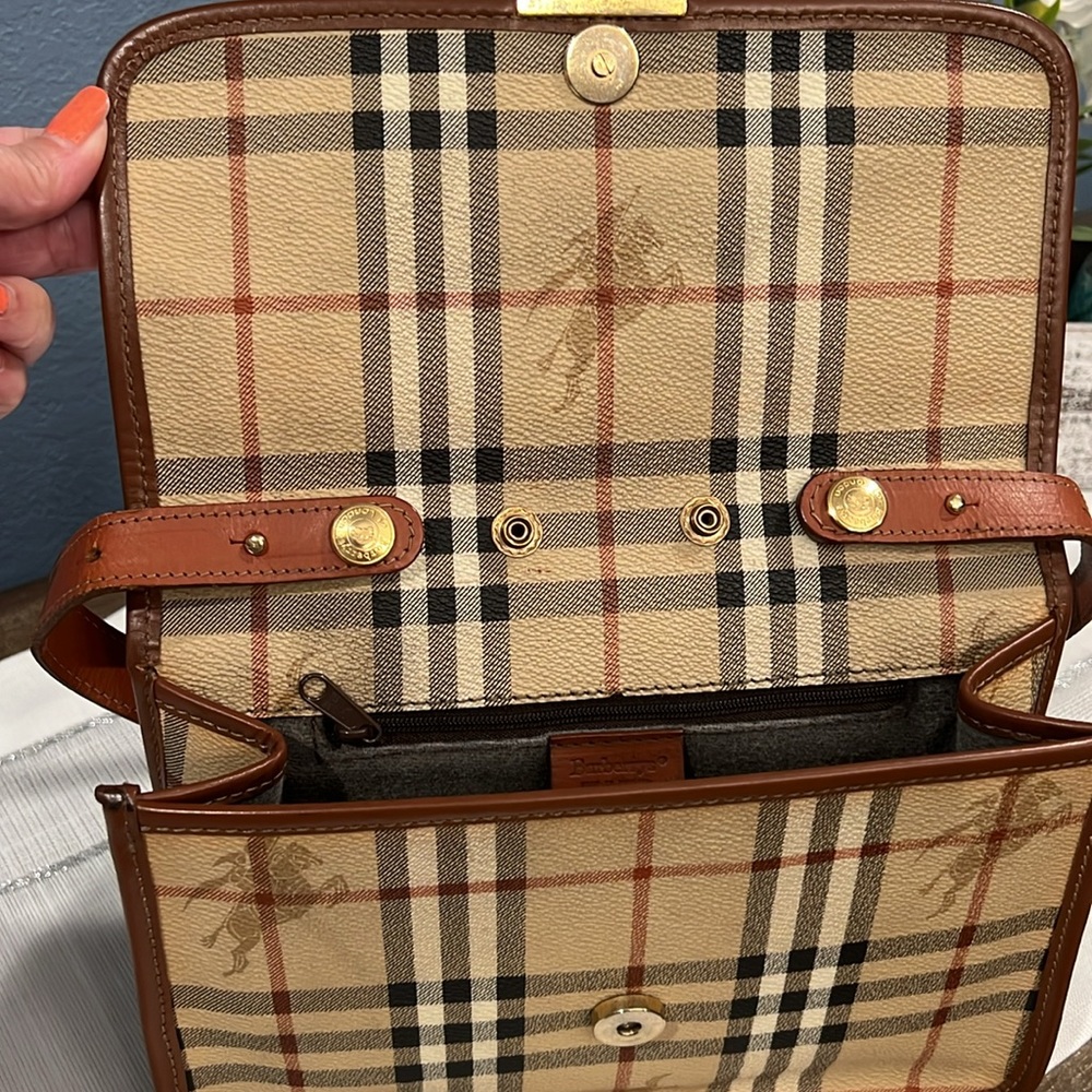 Vintage Burberry Tan and Brown Check Clutch - Picture 5 of 16